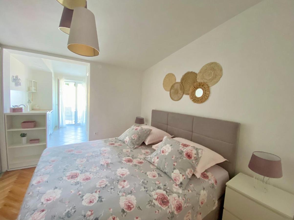 Apartmani Marko Tučepi Esterno foto