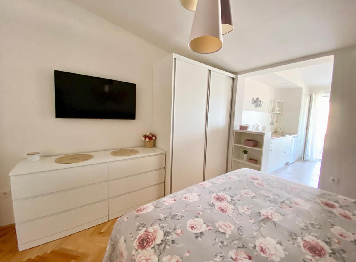 Apartmani Marko Tučepi Esterno foto